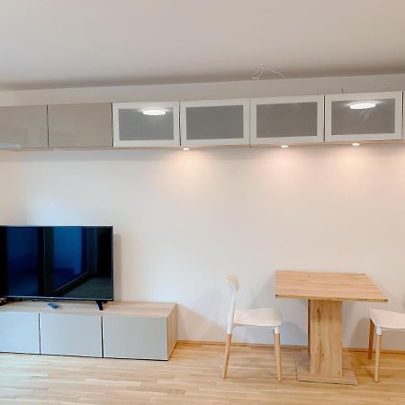 U1 Alte Donau Old Danube City Apartment 2 Wenen Buitenkant foto
